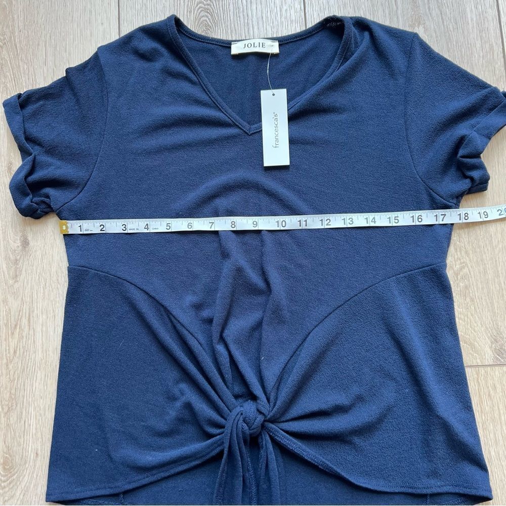 Jolie Nwt Women's Navy Tie-Front Top Size Medium Francesca’s Boutique Shirt — image 7 of 8